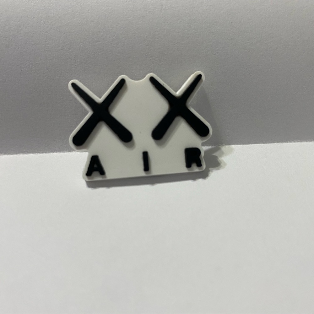 KAWS DOLL CROC CHARM🐊